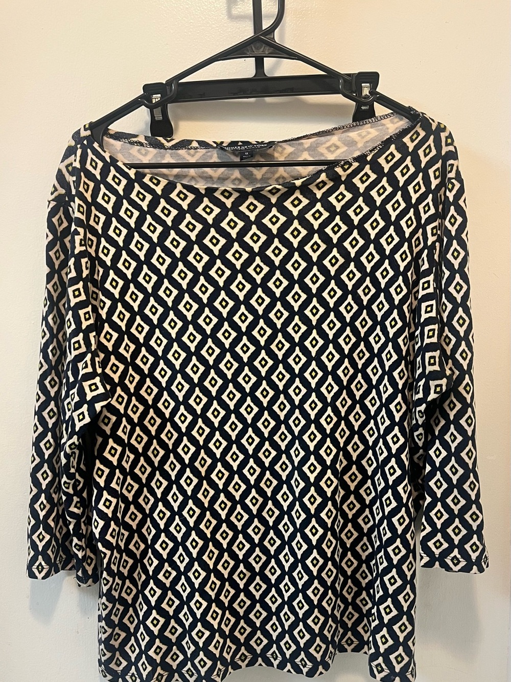Jones New York Black and White Geometric Long Sleeve Top